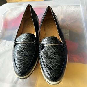 Casual work shoe